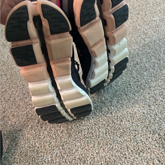 Women’s on cloud shoes - Picture 4 of 5